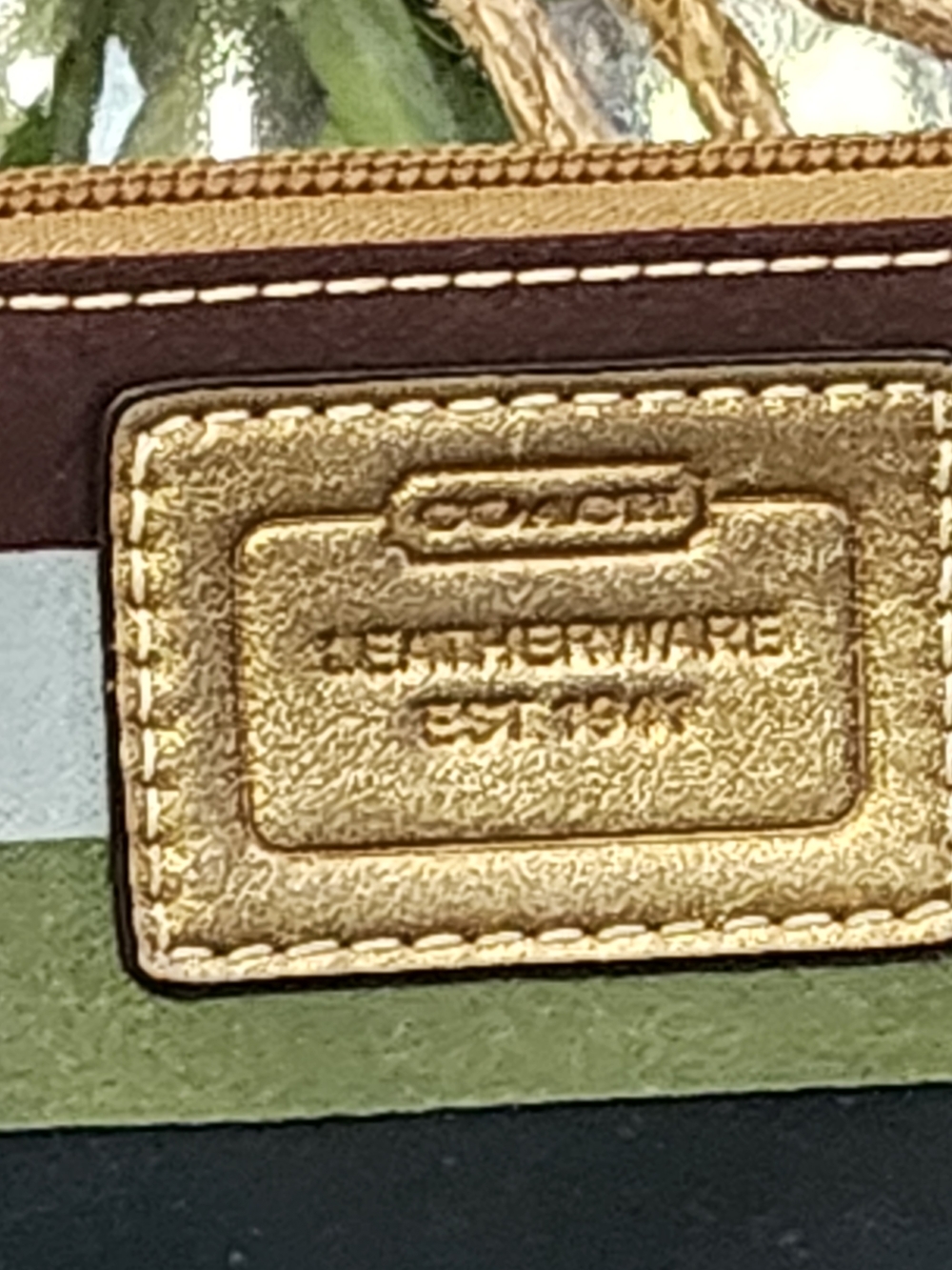 Coach Julia Legacy Stripe Wristlet – 6×4 - Picture 5 of 6